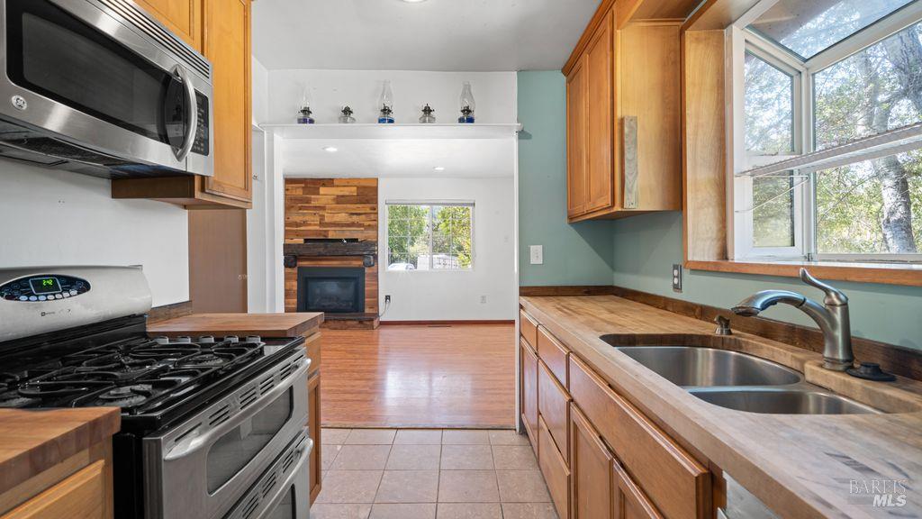 40 El Rancho Drive Cloverdale CA 95425