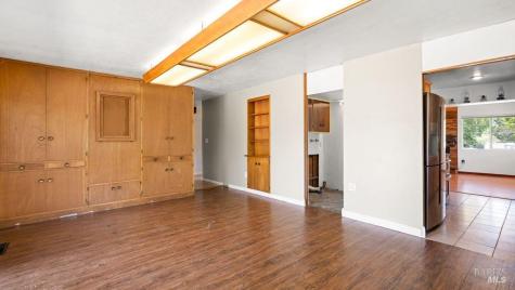 40 El Rancho Drive Cloverdale CA 95425