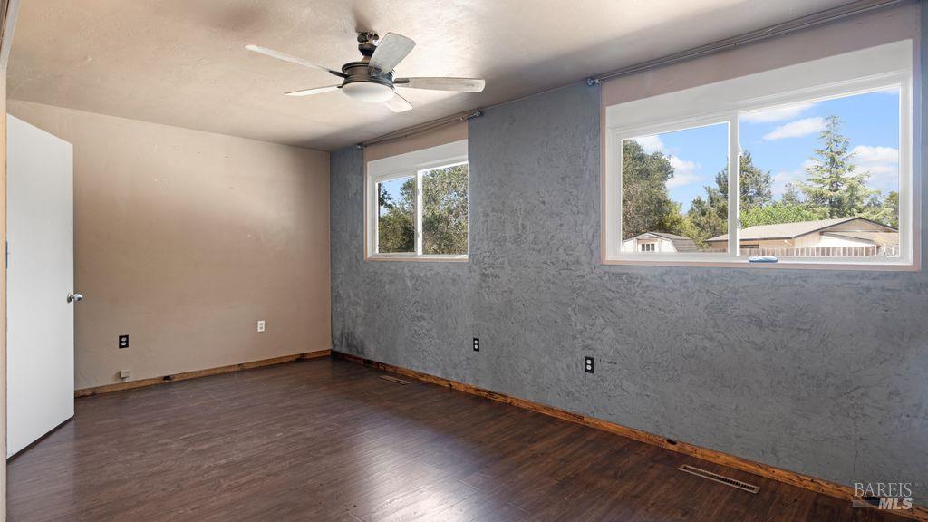 40 El Rancho Drive Cloverdale CA 95425