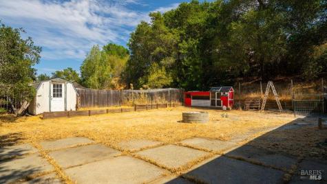 40 El Rancho Drive Cloverdale CA 95425