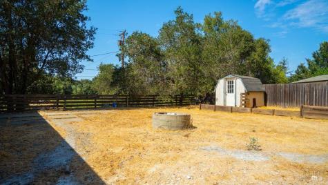 40 El Rancho Drive Cloverdale CA 95425