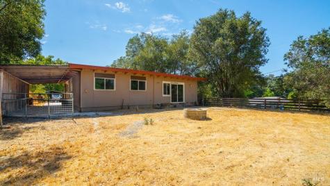 40 El Rancho Drive Cloverdale CA 95425