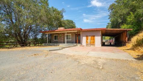 40 El Rancho Drive Cloverdale CA 95425