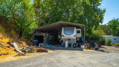 40 El Rancho Drive Cloverdale CA 95425