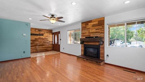 40 El Rancho Drive Cloverdale CA 95425