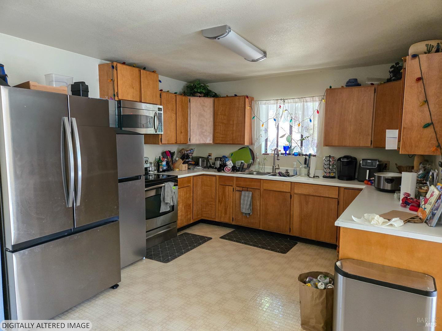 27430 Fox Road Willits CA 95490