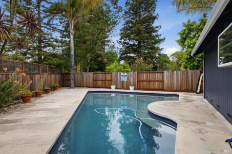 2273 White Chapel Court Santa Rosa CA 95401