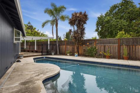 2273 White Chapel Court Santa Rosa CA 95401
