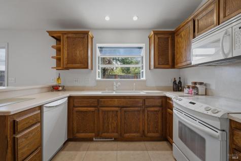 2273 White Chapel Court Santa Rosa CA 95401