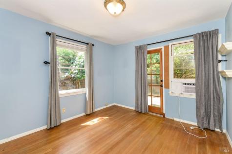 25 Maple Avenue Fairfax CA 94930