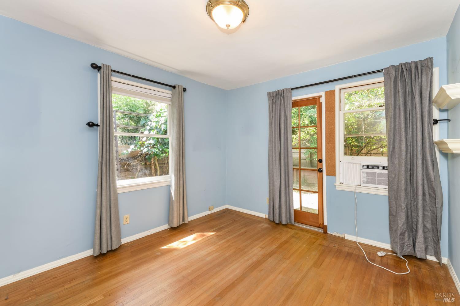 25 Maple Avenue Fairfax CA 94930