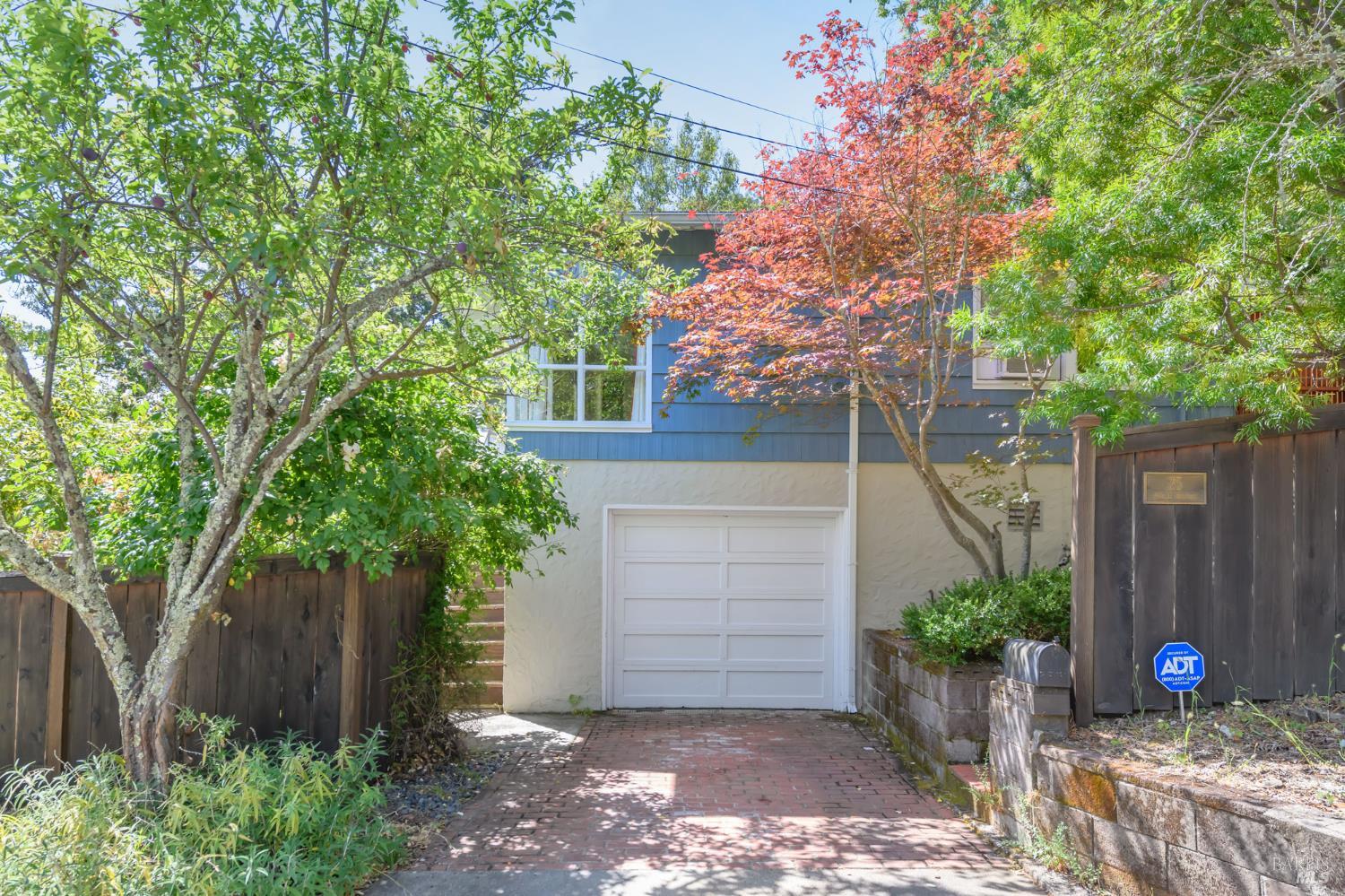 25 Maple Avenue Fairfax CA 94930