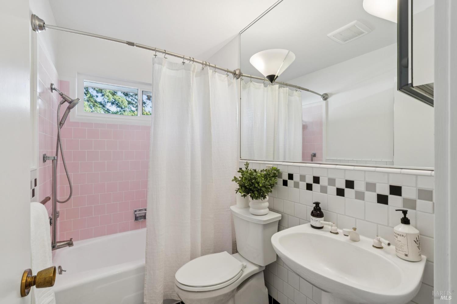 6370 Lone Pine Road Sebastopol CA 95472