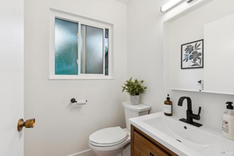 6370 Lone Pine Road Sebastopol CA 95472