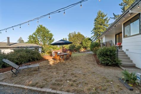 6370 Lone Pine Road Sebastopol CA 95472
