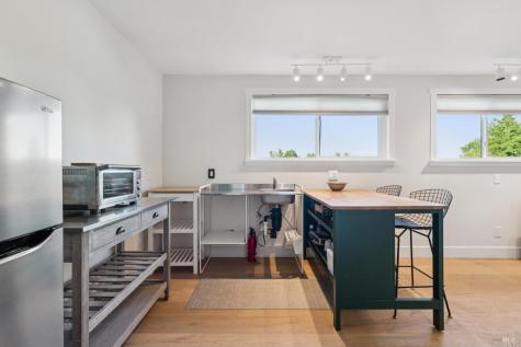 6370 Lone Pine Road Sebastopol CA 95472
