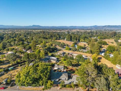 6370 Lone Pine Road Sebastopol CA 95472