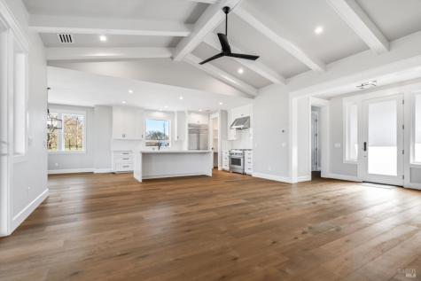 137 Maywood Lane Windsor CA 95492
