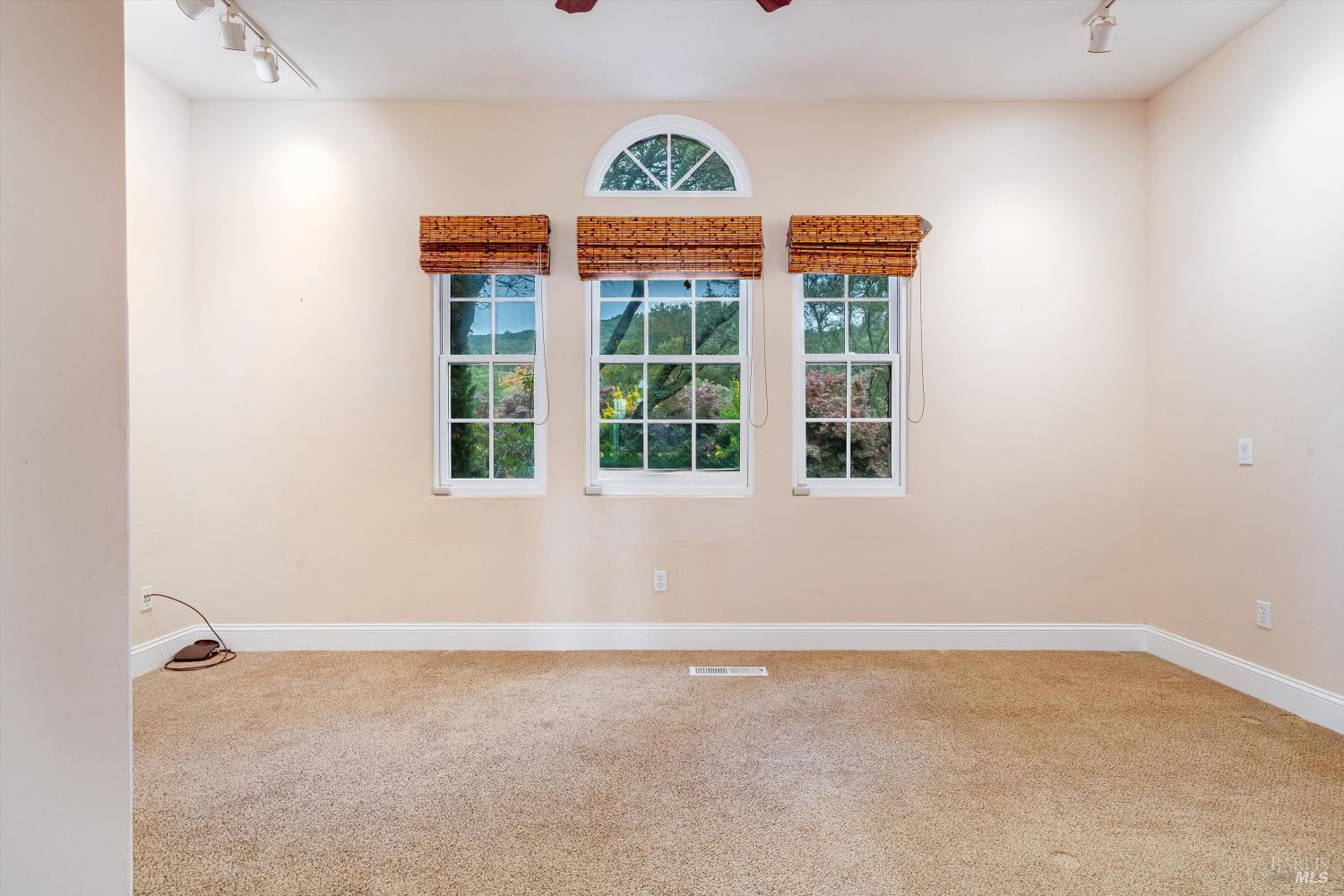 405 London Way Sonoma CA 95476
