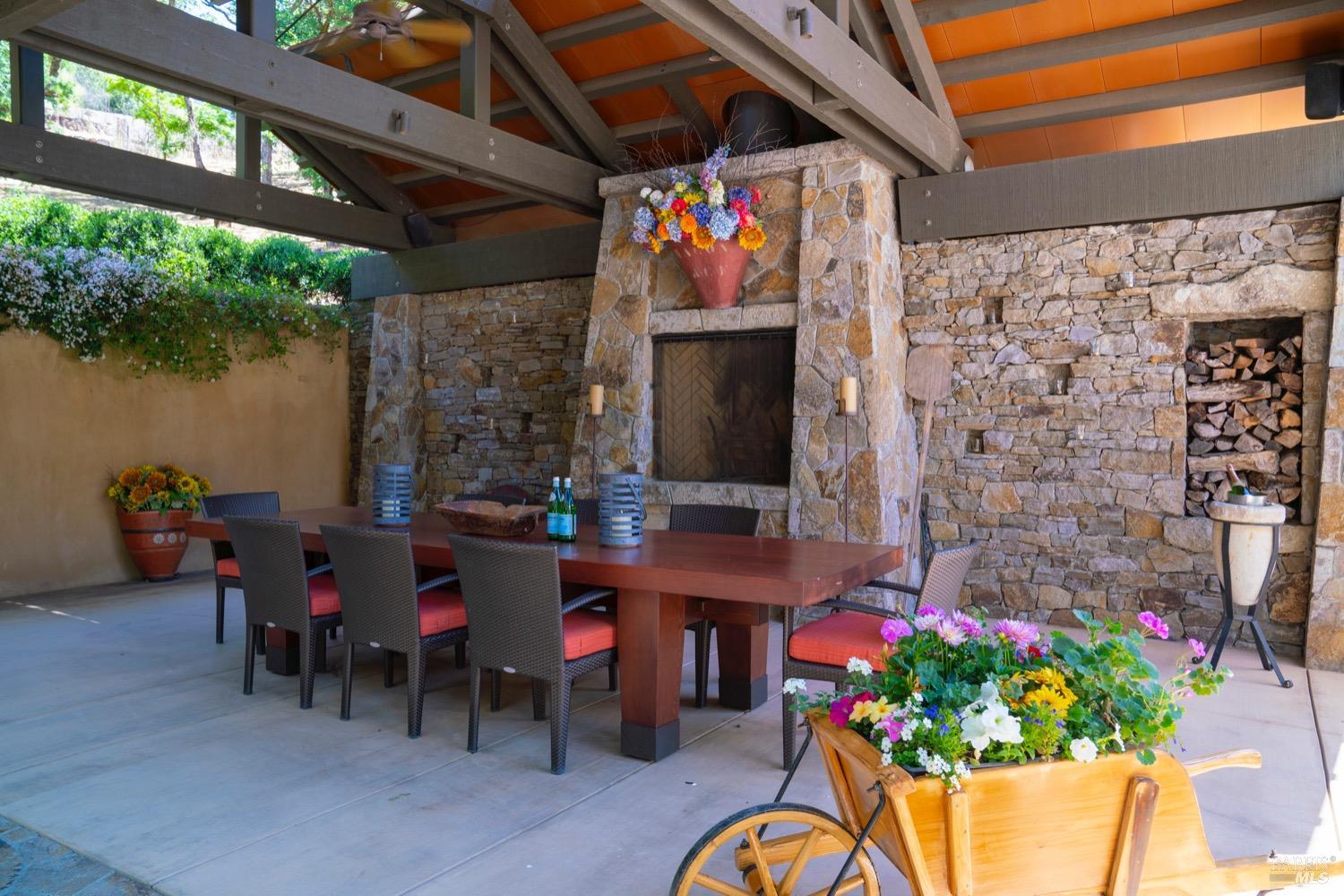 1250 Oakwood Lane St. Helena CA 94574