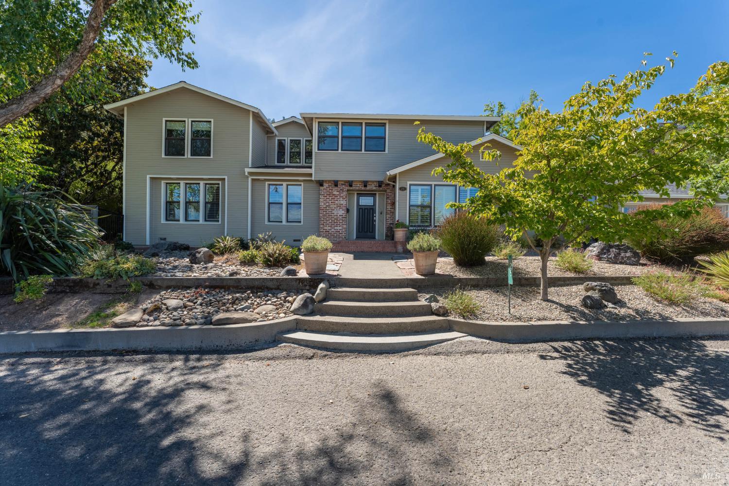 25 Highland Court Ukiah CA 95482
