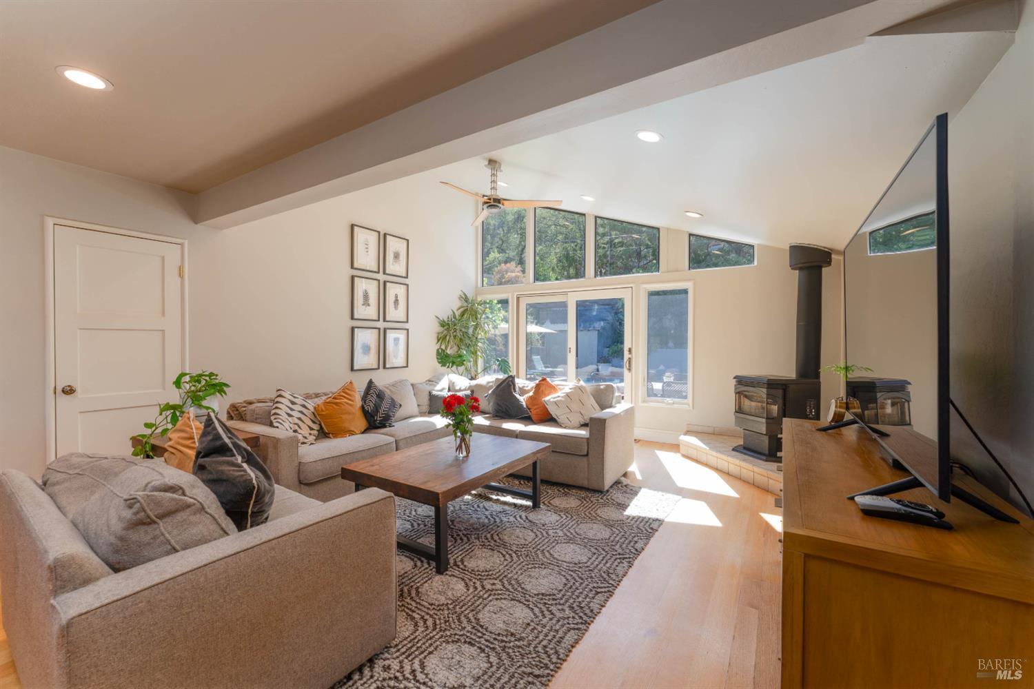 25 Highland Court Ukiah CA 95482