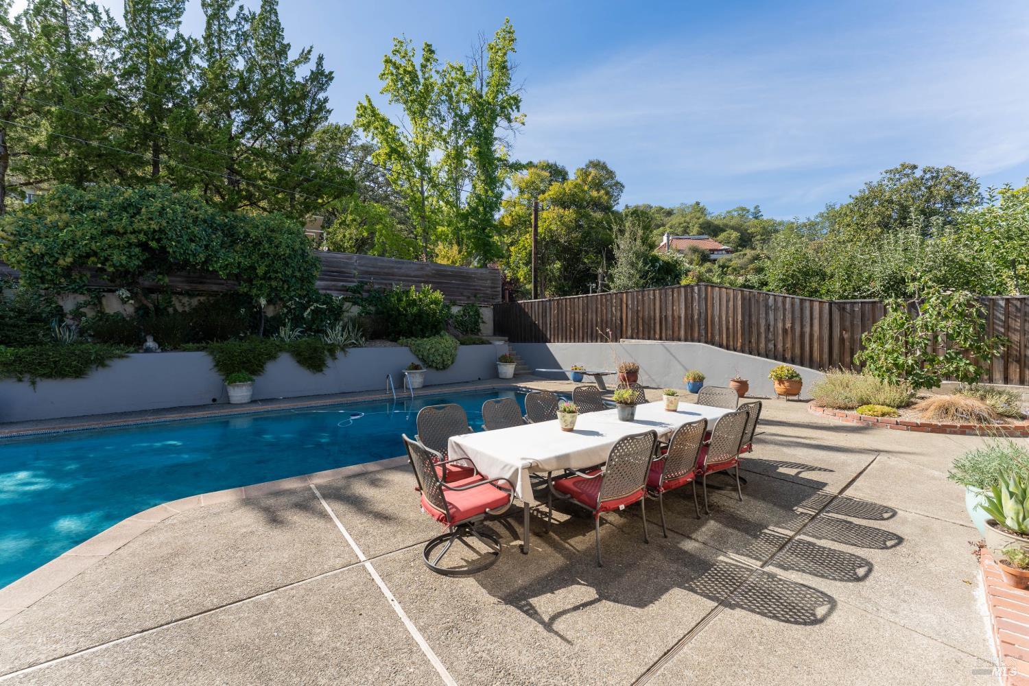 25 Highland Court Ukiah CA 95482