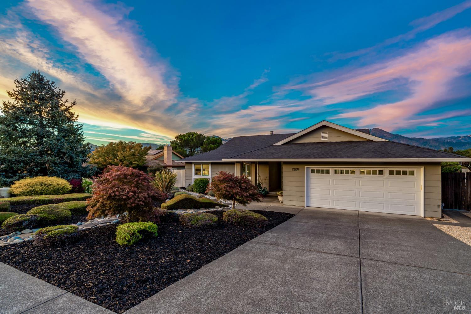 7309 Oakmont Drive Santa Rosa CA 95409