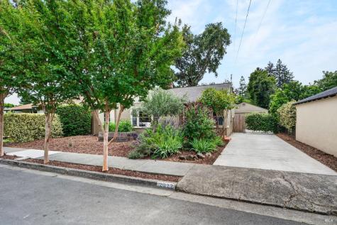 2022 Augustan Avenue Santa Rosa CA 95404