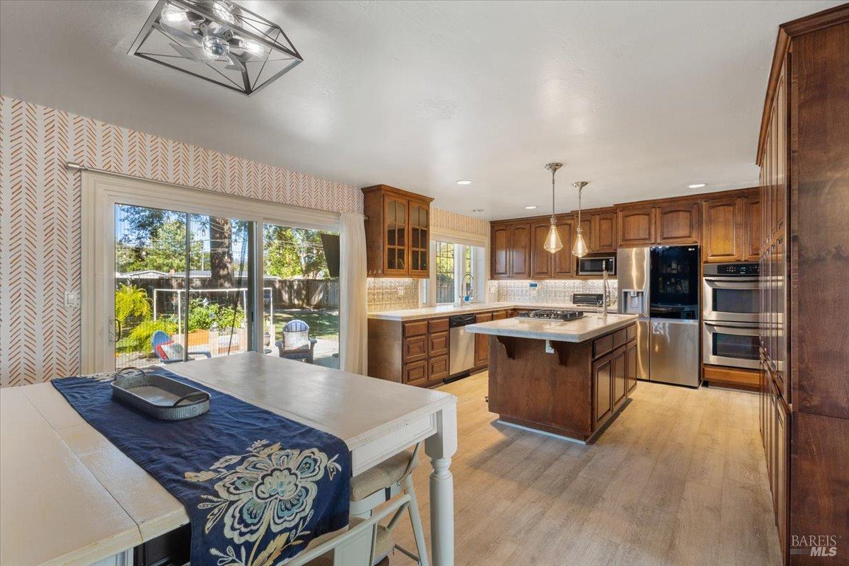 2216 Fremont Drive Santa Rosa CA 95409