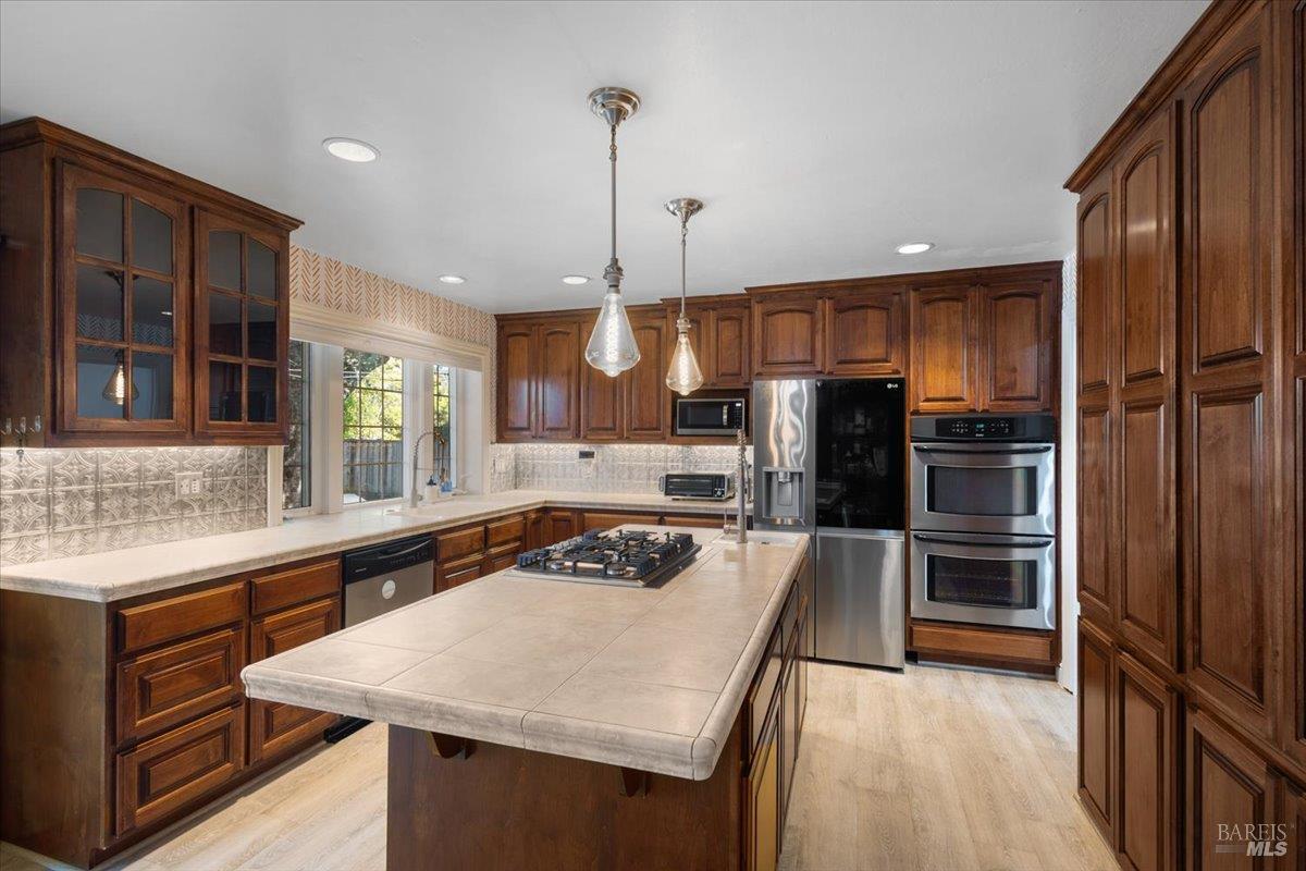 2216 Fremont Drive Santa Rosa CA 95409