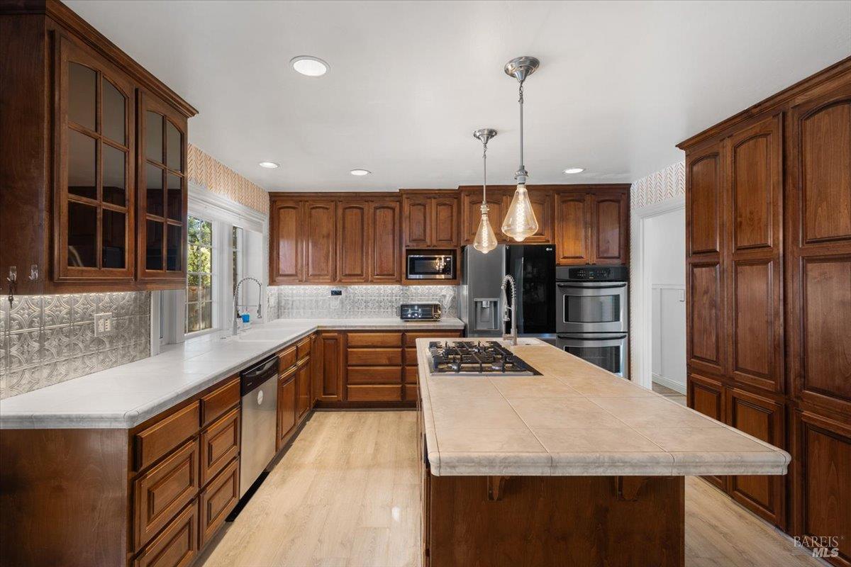 2216 Fremont Drive Santa Rosa CA 95409