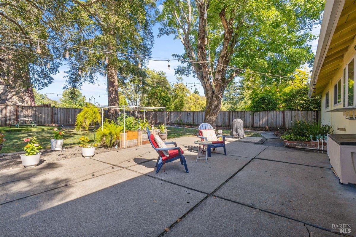 2216 Fremont Drive Santa Rosa CA 95409