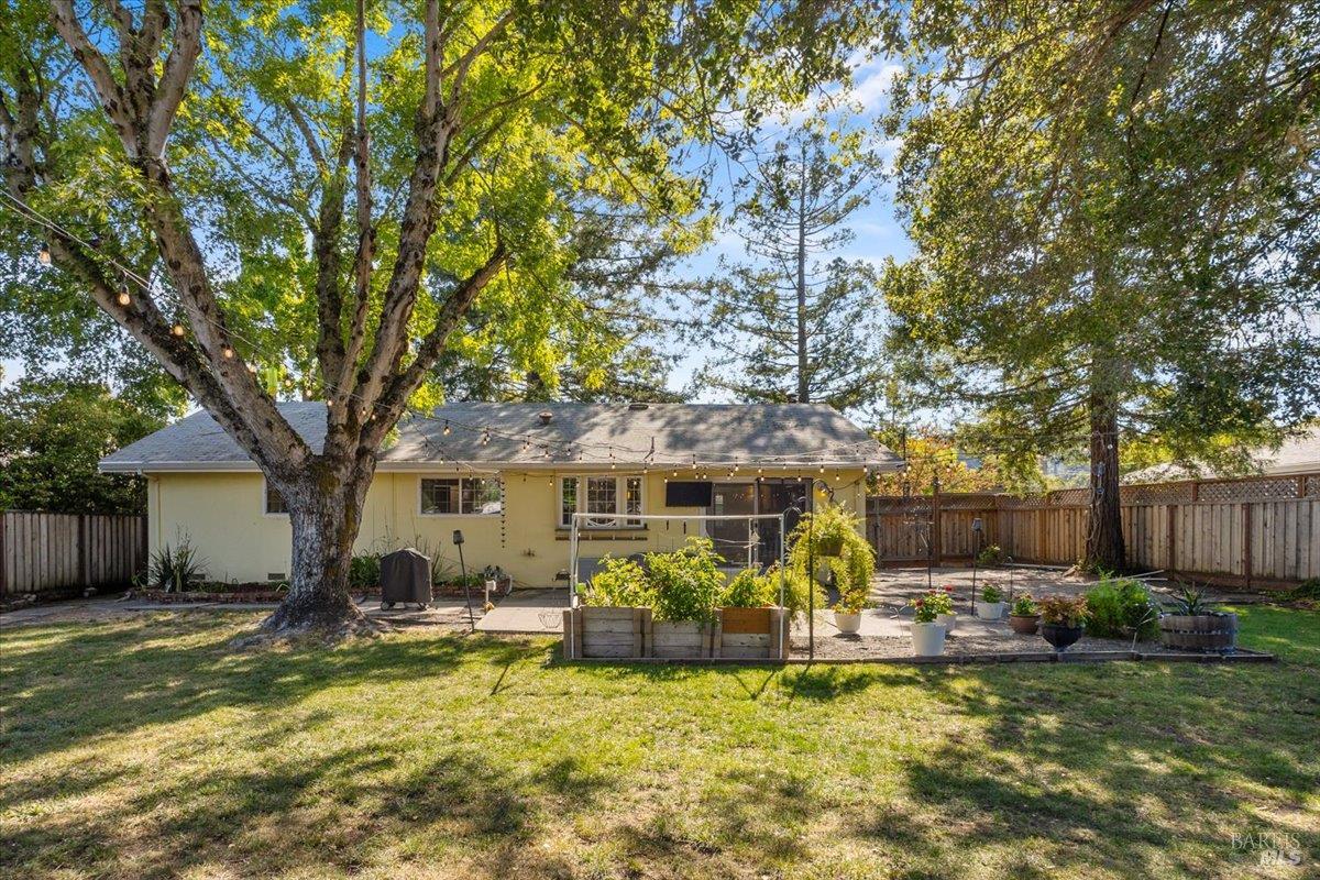 2216 Fremont Drive Santa Rosa CA 95409