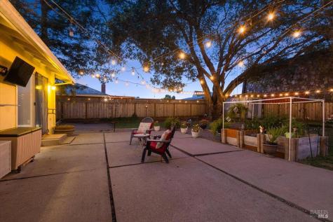 2216 Fremont Drive Santa Rosa CA 95409