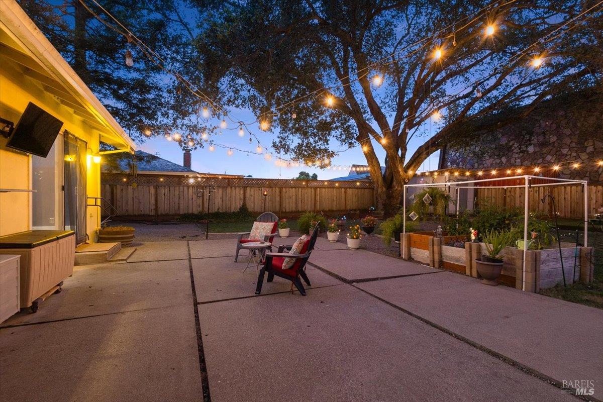 2216 Fremont Drive Santa Rosa CA 95409