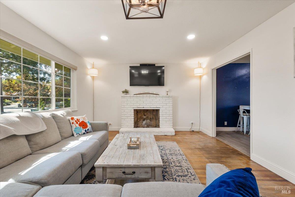 2216 Fremont Drive Santa Rosa CA 95409