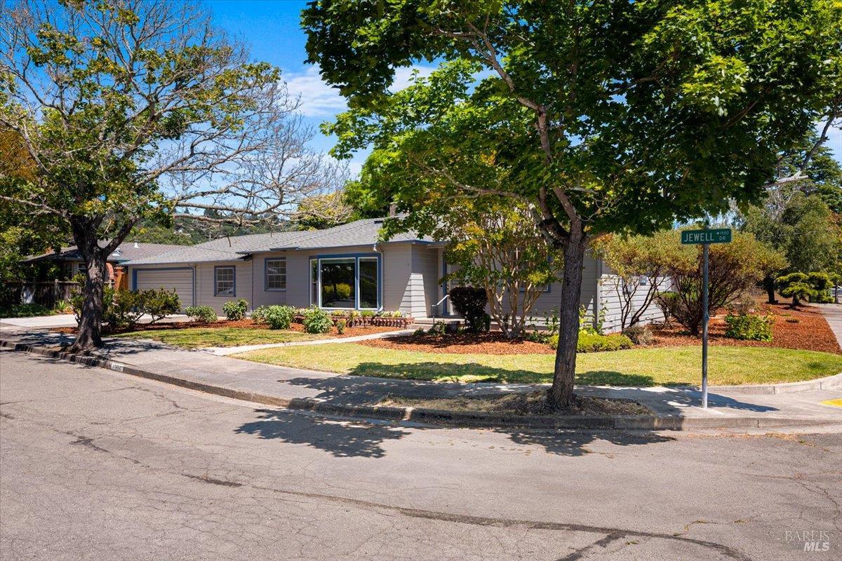 1504 Jewell Drive Santa Rosa CA 95404