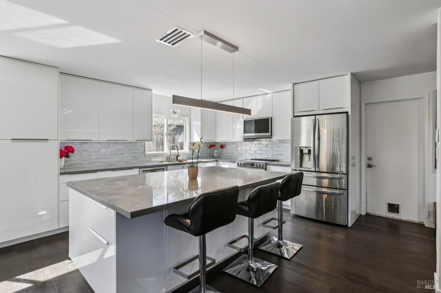 212 Eaton Court Benicia CA 94510