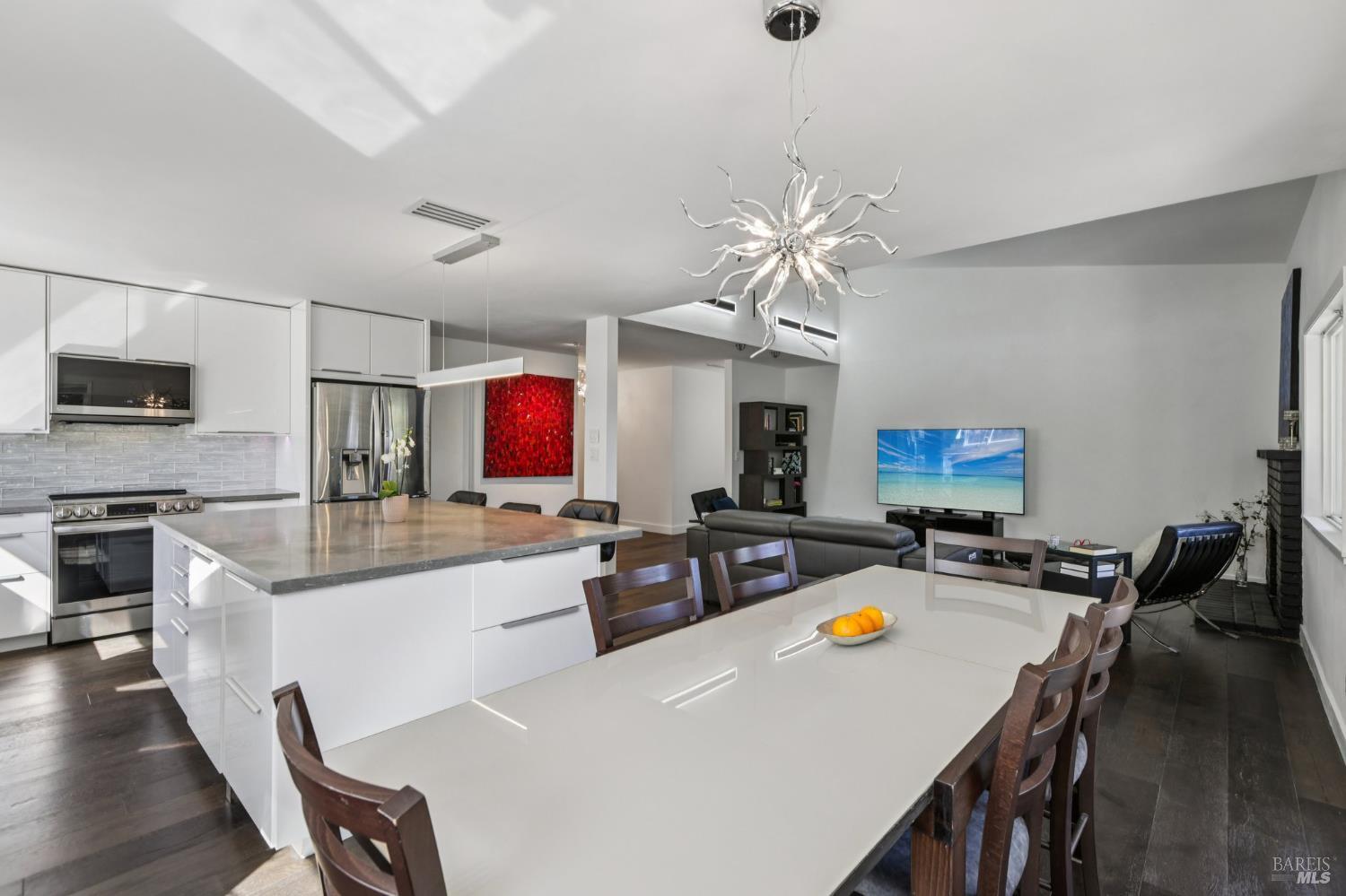 212 Eaton Court Benicia CA 94510