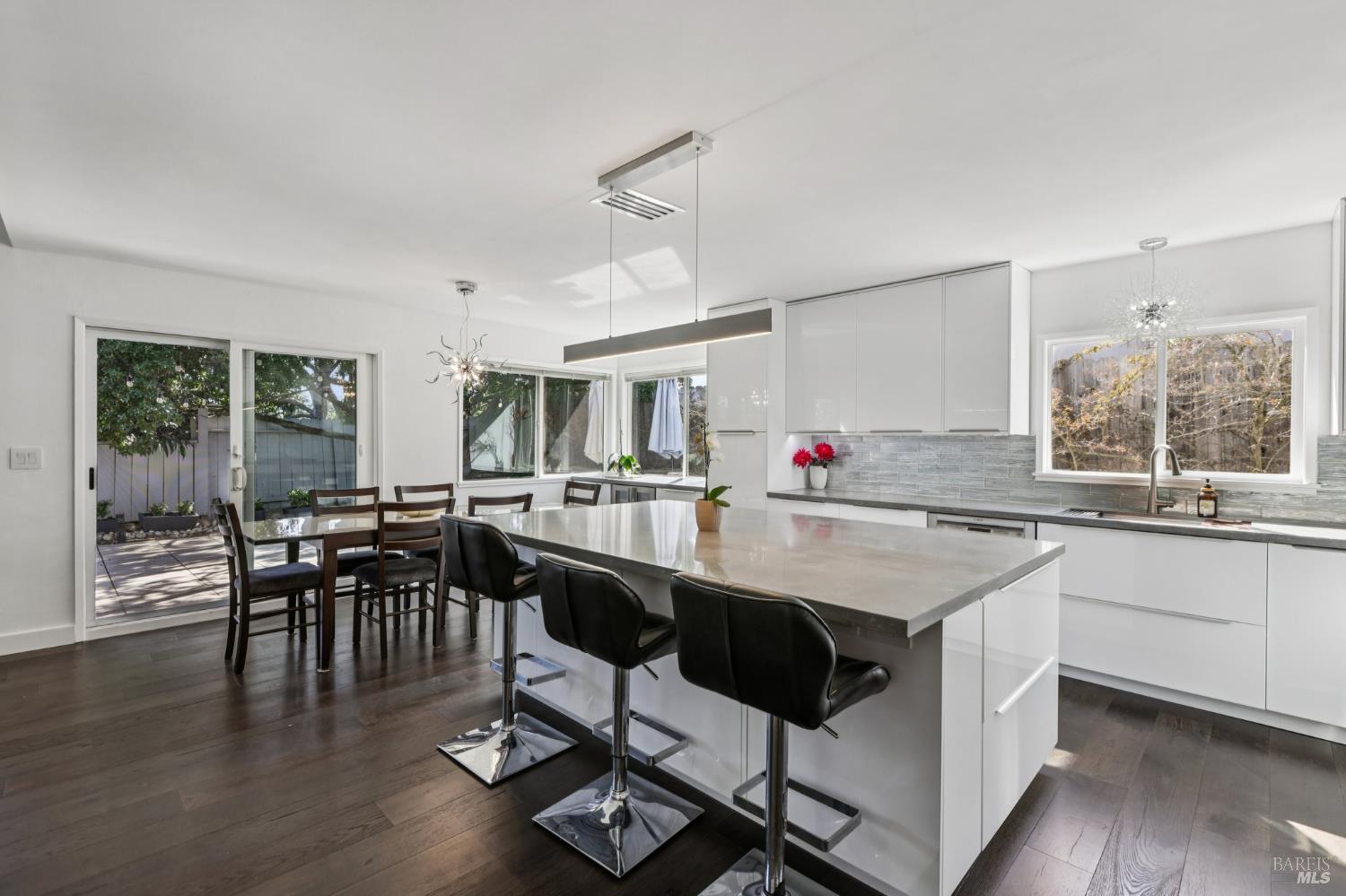 212 Eaton Court Benicia CA 94510