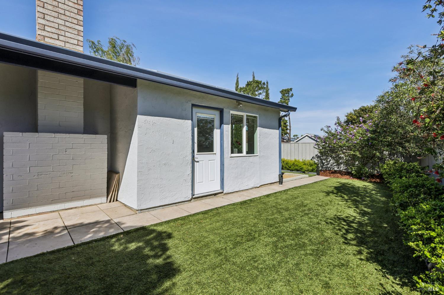 212 Eaton Court Benicia CA 94510