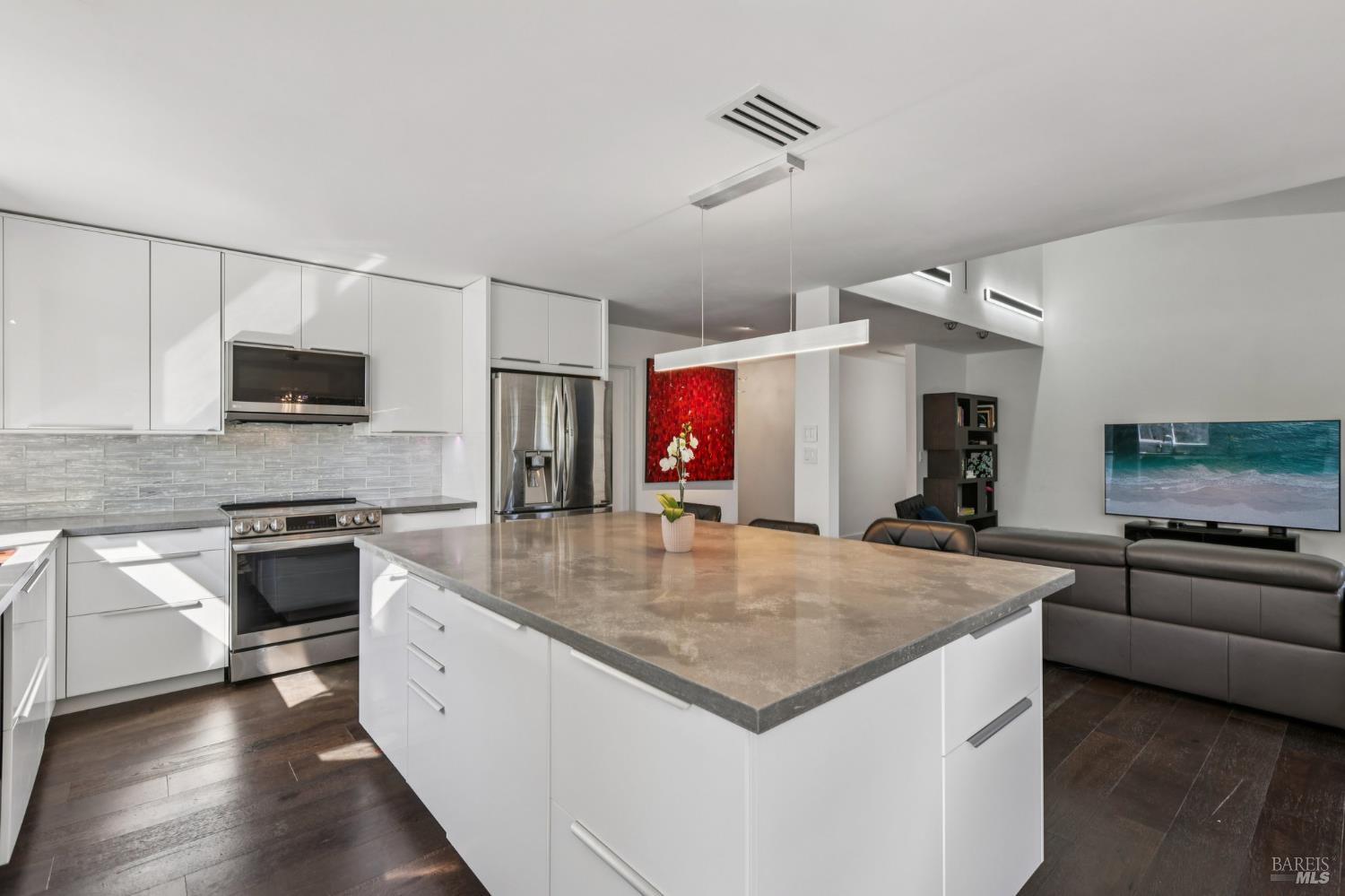 212 Eaton Court Benicia CA 94510