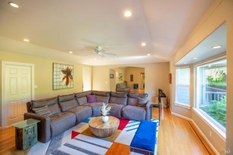 7135 Baker Lane Sebastopol CA 95472