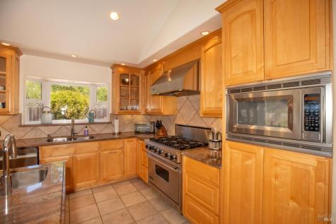 7135 Baker Lane Sebastopol CA 95472