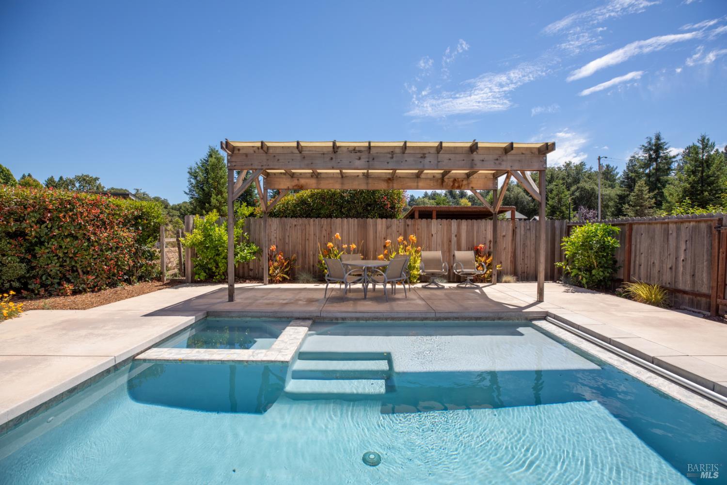 7135 Baker Lane Sebastopol CA 95472