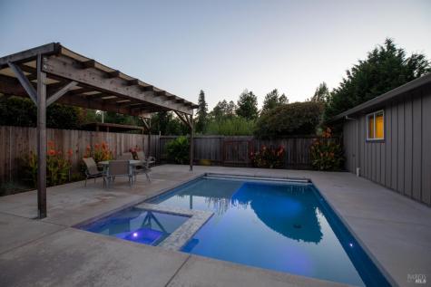 7135 Baker Lane Sebastopol CA 95472