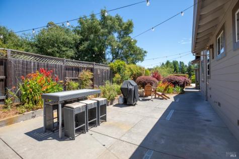 7135 Baker Lane Sebastopol CA 95472