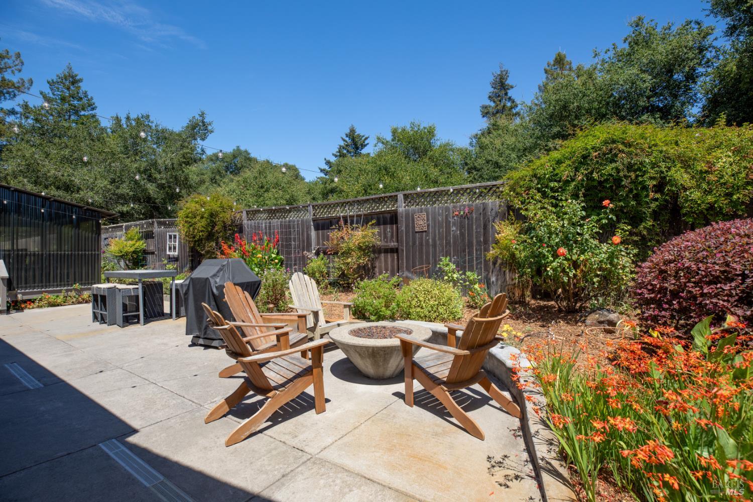 7135 Baker Lane Sebastopol CA 95472