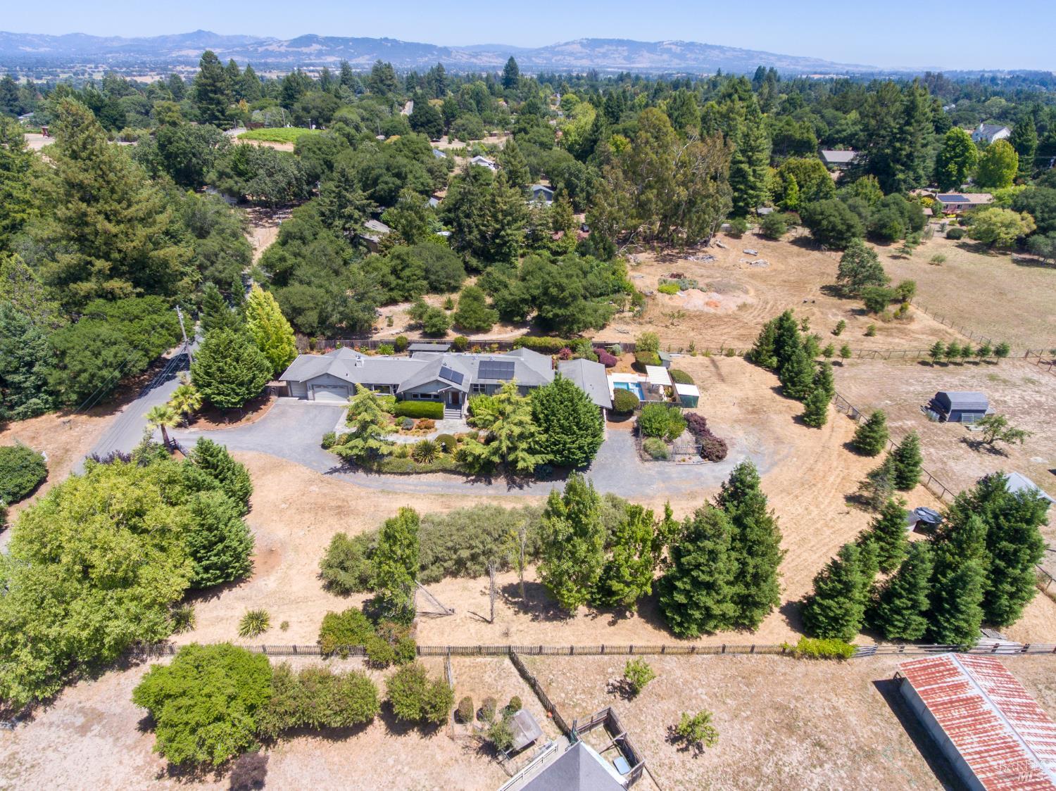 7135 Baker Lane Sebastopol CA 95472